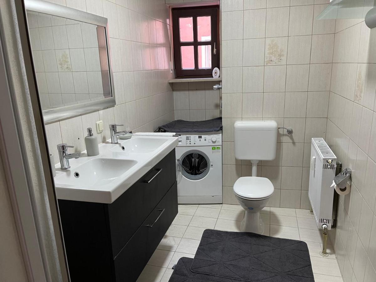 Helle Zwei-Zimmer-Stadt-Wohnung Am Bismarkplatz Mit Tiefgarage Landshut Bagian luar foto